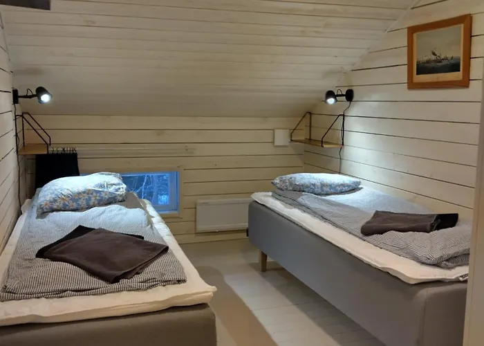 Navy For 6, Free Parking Turku