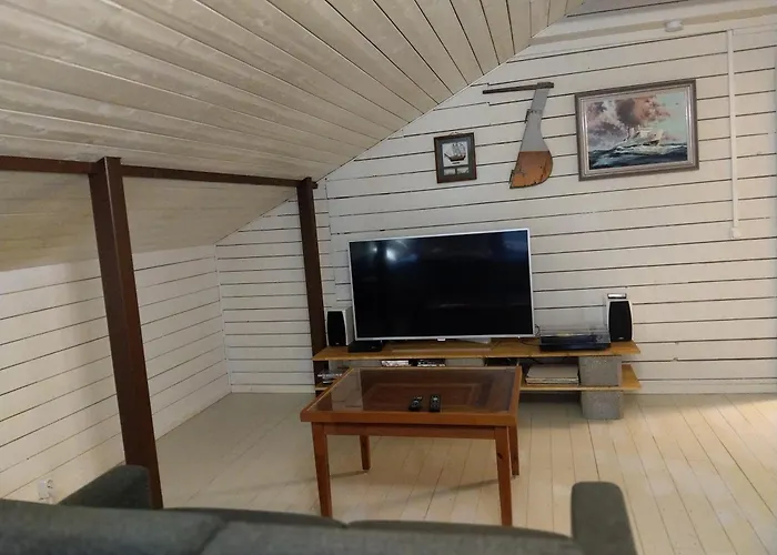 Navy For 6, Free Parking Appartement *